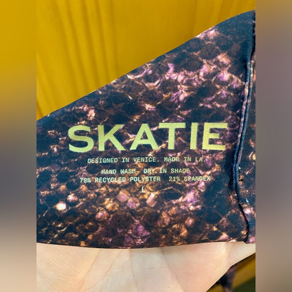 NWT Skatie Maddie in Boa swim top - Picture 2 of 11